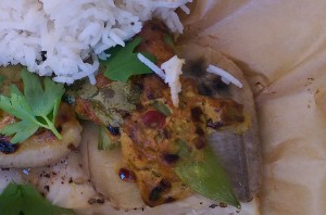 Fisch-Curry-mit-Bananen-im-Pergament